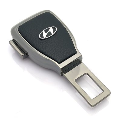 Купить Набір в авто для Hyundai №2 / Заглушка перехідник ременя безпеки та брелока з логотипом Темный хром 39502 Подарочные наборы для автомобилиста