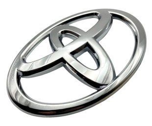 Купить Эмблема решетки задняя для Toyota Хром 150х100 мм Пластикна скотче (Завод) 88546 Эмблемы на иномарки