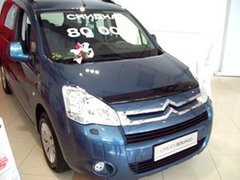 Купити Дефлектор капоту мухобійка для CITROEN Berlingo/Пеж.Партнер 2008- 7478 Дефлектори капота Citroën