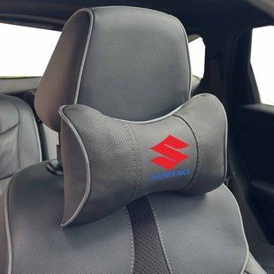 Купить Подушка на подголовник с логотипом Suzuki Экокожа 3D Цветной лого Черная-Серый кант 1 шт 91855 Подушки на подголовник - под шею