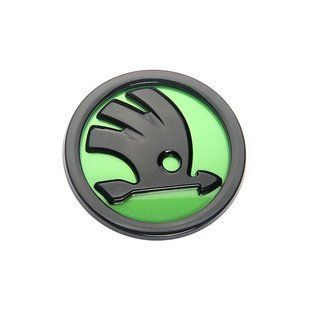Купить Эмблема передняя Skoda 90 мм Зеленая пластик (на скотче и 3 усика) 90475 Эмблемы на иномарки