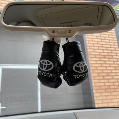 Купити Підвіска боксерські рукавички Toyota Чорні 40146 Іграшки в авто
