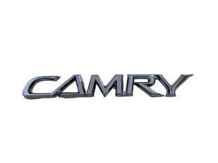 Купити Емблема напис Camry (для Toyota) 138х19 мм Хром на скотчі Пластик(Завод) 89441 Емблема напис на іномарки