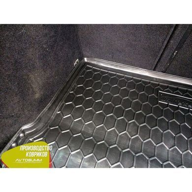 Купить Автомобильный коврик в багажник Volkswagen Golf V 2003- / Golf VI 2009- Universal / Резино - пластик 42431 Коврики для Volkswagen