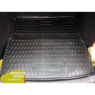 Купить Автомобильный коврик в багажник Volkswagen Golf V 2003- / Golf VI 2009- Universal / Резино - пластик 42431 Коврики для Volkswagen