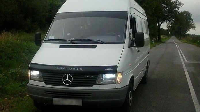 Купить Дефлектор капота мухобойка для Mercedes-Benz Sprinter TDI 1995-2002 Евро Крепление (Vip Tuning) MRD03 3485 Дефлекторы капота Mercedes-benz