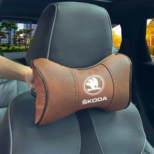 Купити Подушка на підголовник з логотипом Skoda Екошкіра 3D Кольоровий лого Коричневий-Коричневий кант 1 шт 91585 Подушки на підголовник - під шию