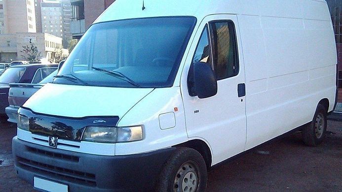 Купить Дефлектор капота мухобойка Peugeot Boxer 1994-2003/до ресталинга 3236 Дефлекторы капота Peugeot